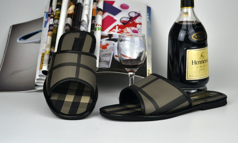 2017 Burbry slippers man 38-46-078